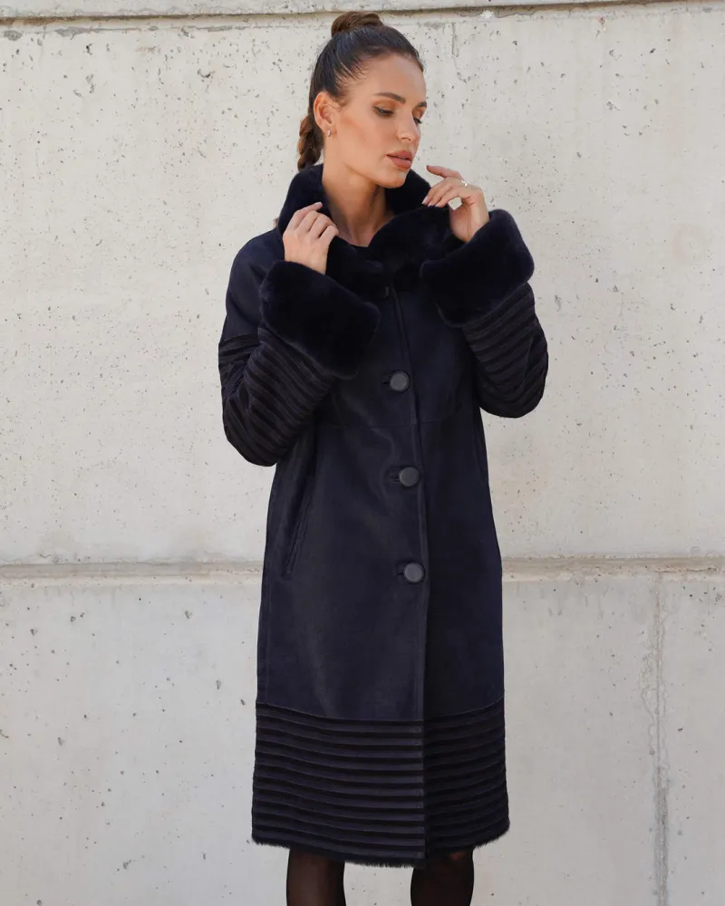Sale | Navy blue sheepskin coat with a collar
