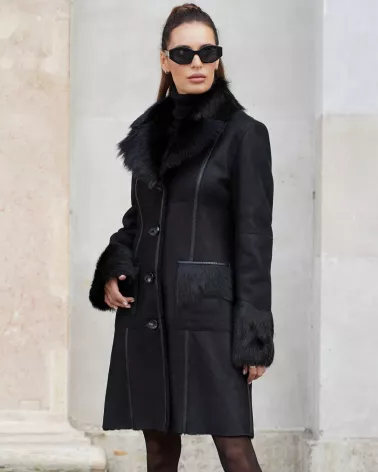 Sale | Black sheepskin coat with collar