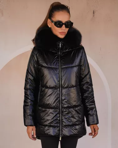 Schwarze Daunenjacke mit Kapuze