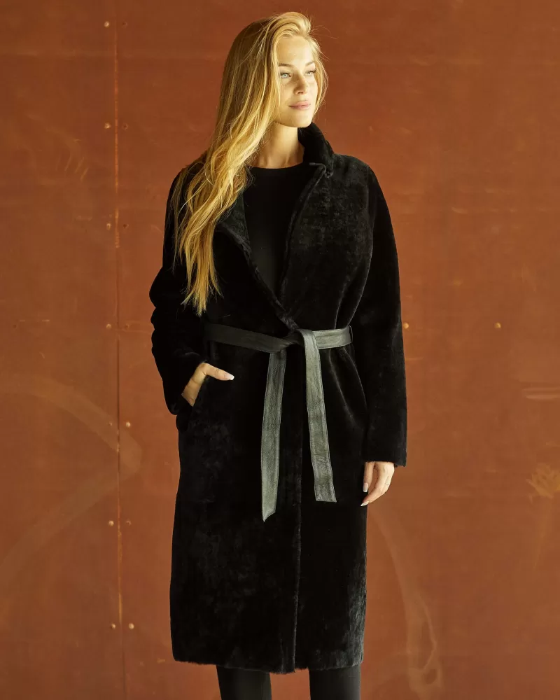 Reversible sheepskin coat with a separate belt