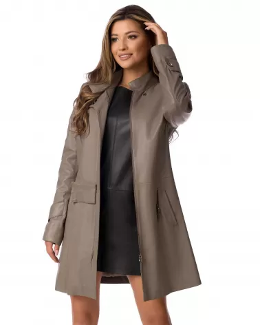 Sale | Silver and beige leather coat with a stand-up collar