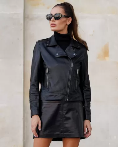 Black ramones type leather jacket
